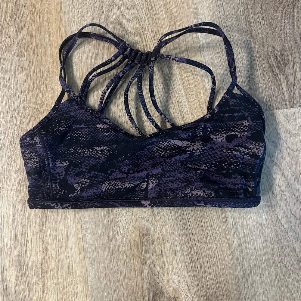 Lululemon bra size 6
